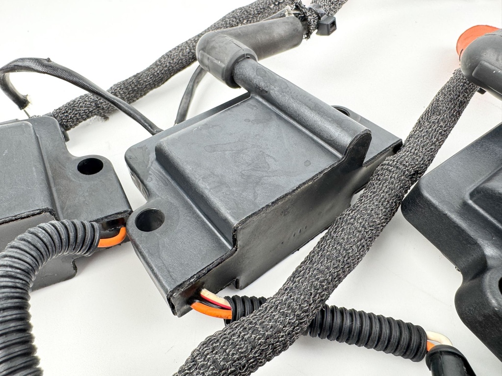 2012 Evinrude 250 HP 2 Stroke Etec Outboard Ignition Coil Set 0586980 OEM