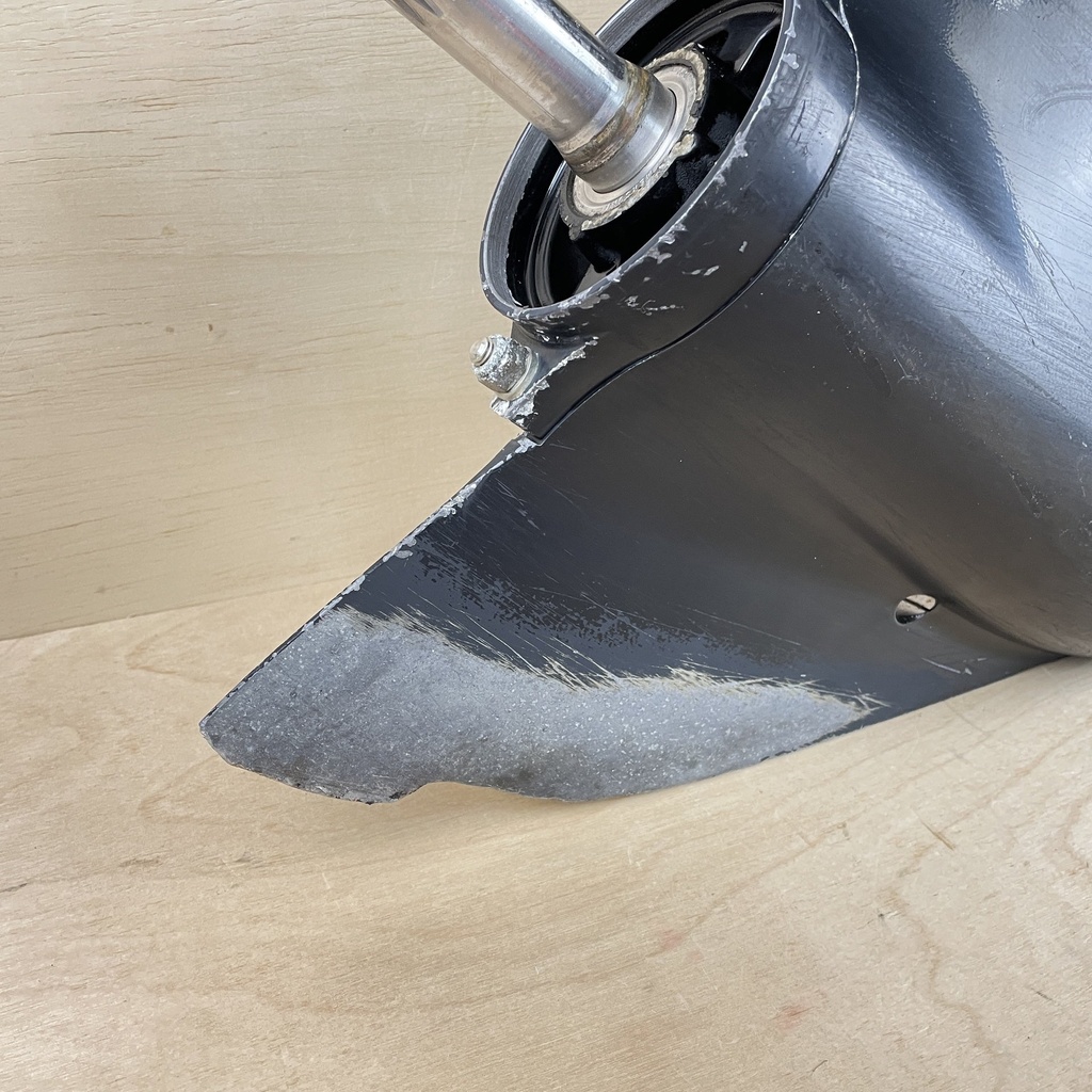 2005 Mercury 75HP 2 Stroke 20" L Lower Unit Gearcase Assembly 2.33:1 9011J37