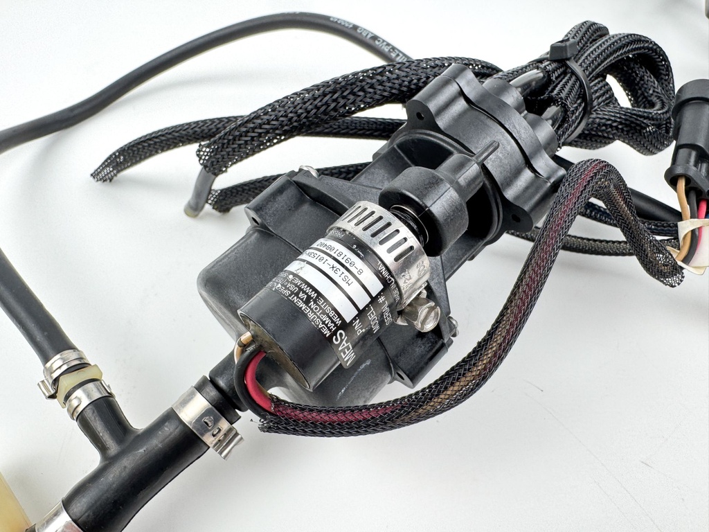 2012 Evinrude 250 HP 2 Etec Stroke Outboard Oil Pump 5007849 OEM