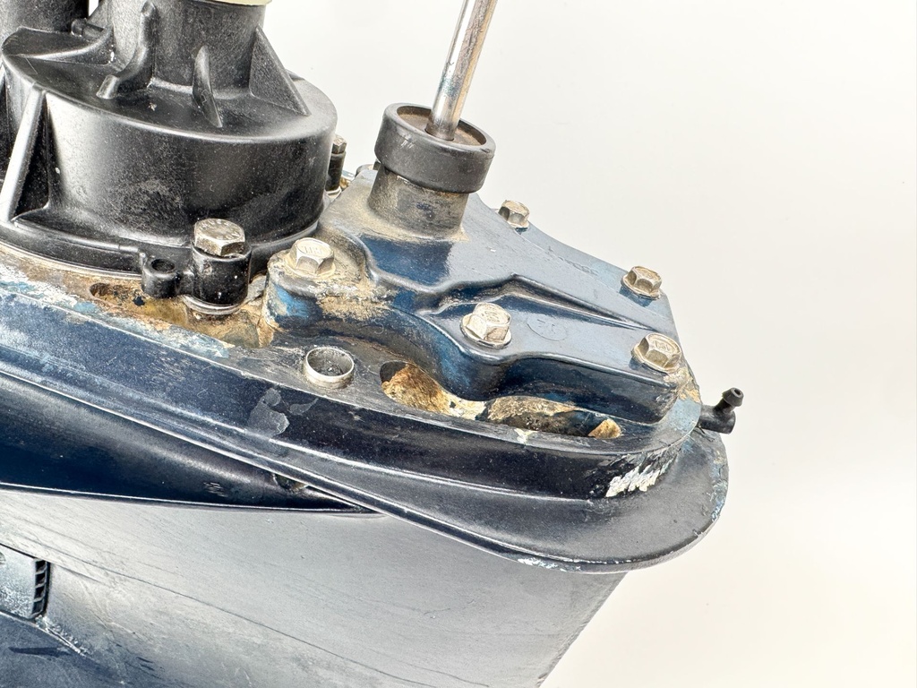 2012 Evinrude 250 HP 2 Etec Stroke Outboard 20" Lower Unit Gear Case 5007705 M1