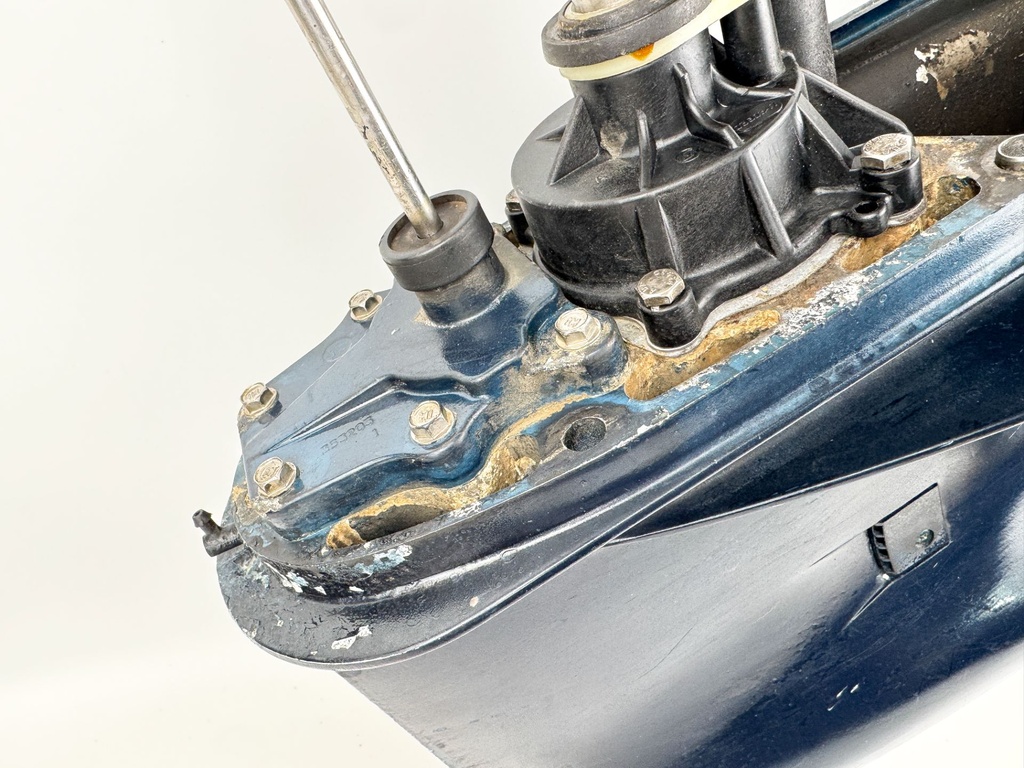 2012 Evinrude 250 HP 2 Etec Stroke Outboard 20" Lower Unit Gear Case 5007705 M1