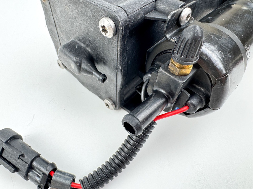 2012 Evinrude 250 HP 2 Stroke Etec Outboard Vapor Separator Tank VST 5006063 OEM