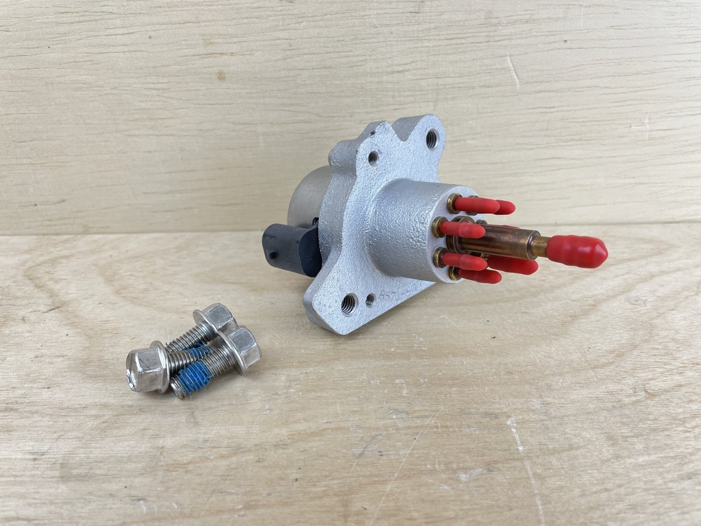 2005 Mercury 75HP Optimax 2 Stroke DFI Oil Pump Assembly 857149T2 8M0185614