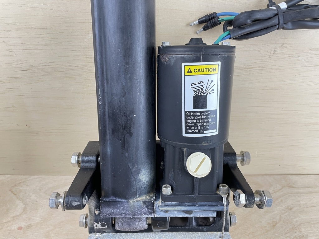 2005 Mercury 75HP Optimax 2 Power Trim & Tilt Unit Assembly 2 Wire 830250T5