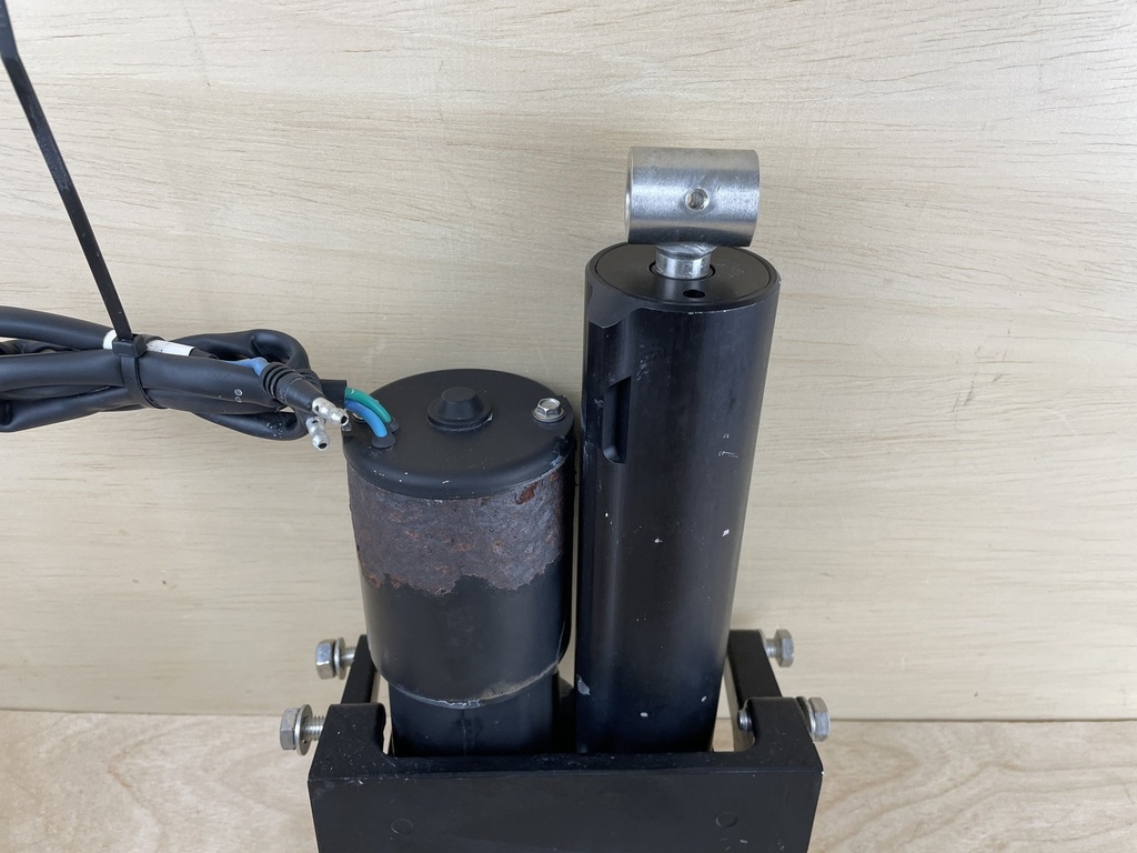 2005 Mercury 75HP Optimax 2 Power Trim & Tilt Unit Assembly 2 Wire 830250T5