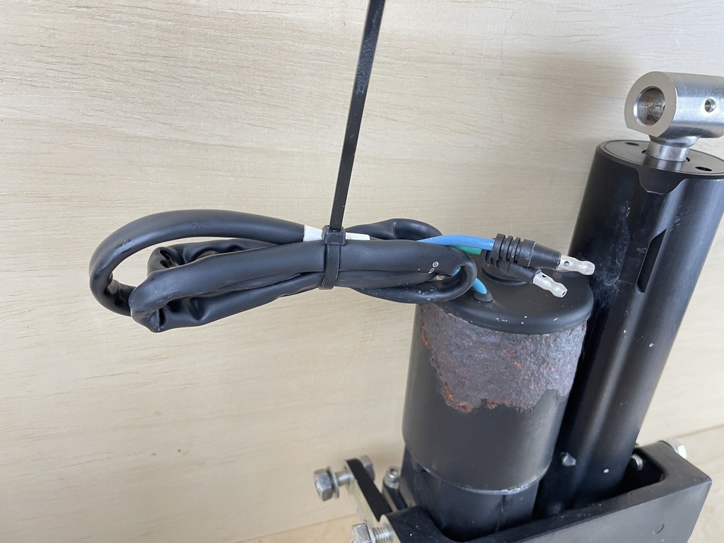 2005 Mercury 75HP Optimax 2 Power Trim & Tilt Unit Assembly 2 Wire 830250T5