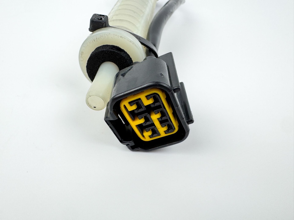 2005 Yamaha 300 HP HPDI 2 Stroke Outboard Oil Level Sensor 61A-85730-01-00 OEM