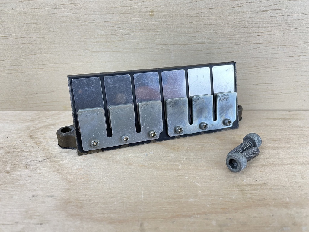 2005 Mercury 75HP Optimax 2 Stroke Outboard Reed Block Assembly 828623T4