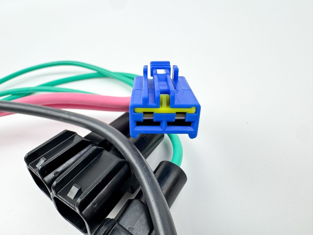 2005 Yamaha 300 HP HPDI 2 Stroke Outboard Rectifier & Regulator 60V-81960-01-00 OEM