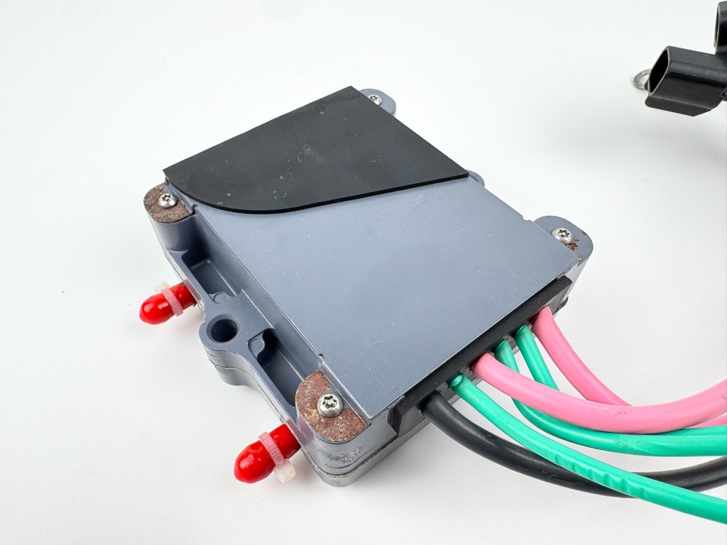 2005 Yamaha 300 HP HPDI 2 Stroke Outboard Rectifier & Regulator 60V-81960-01-00 OEM