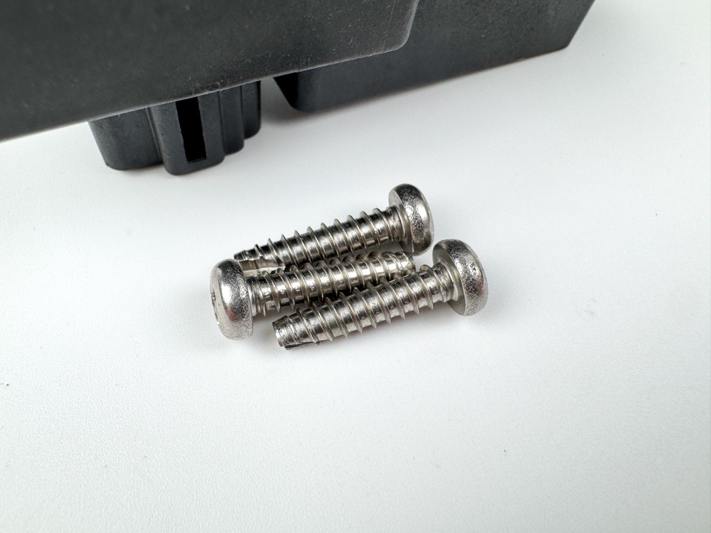 2005 Yamaha 300 HP HPDI 2 Stroke Outboard Fuse Box 60V-82170-01-00 OEM