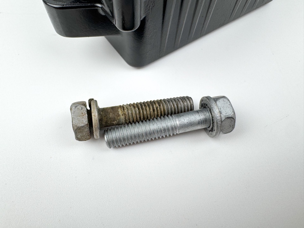 2005 Yamaha 300 HP HPDI 2 Stroke Outboard Trim Tilt Relay 60V-81950-00-00 OEM