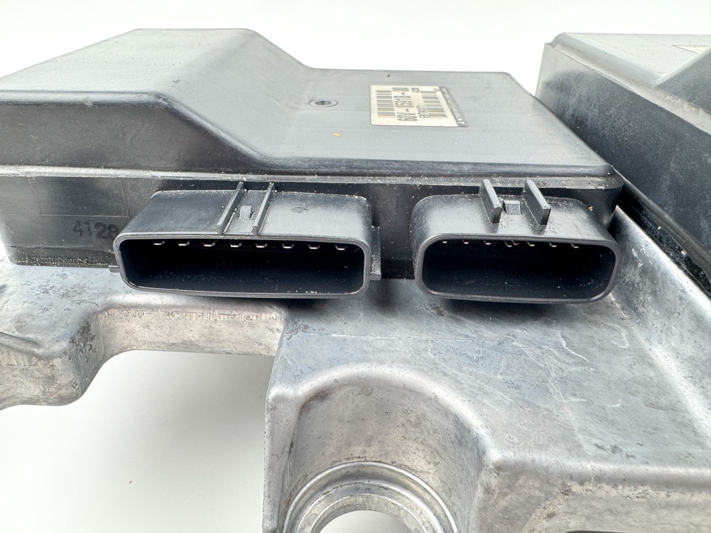 2005 Yamaha 300 HP 2 HPDI Stroke Outboard Engine Control Unit ECU 6D0-8591A-11-00 OEM