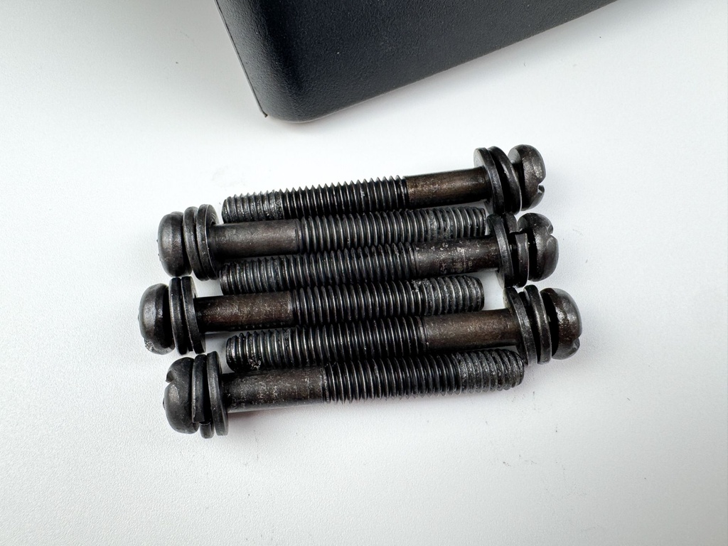 2005 Yamaha 300 HP HPDI 2 Stroke Outboard Intake Air Silencer Assembly 60V-14440-00-00 OEM