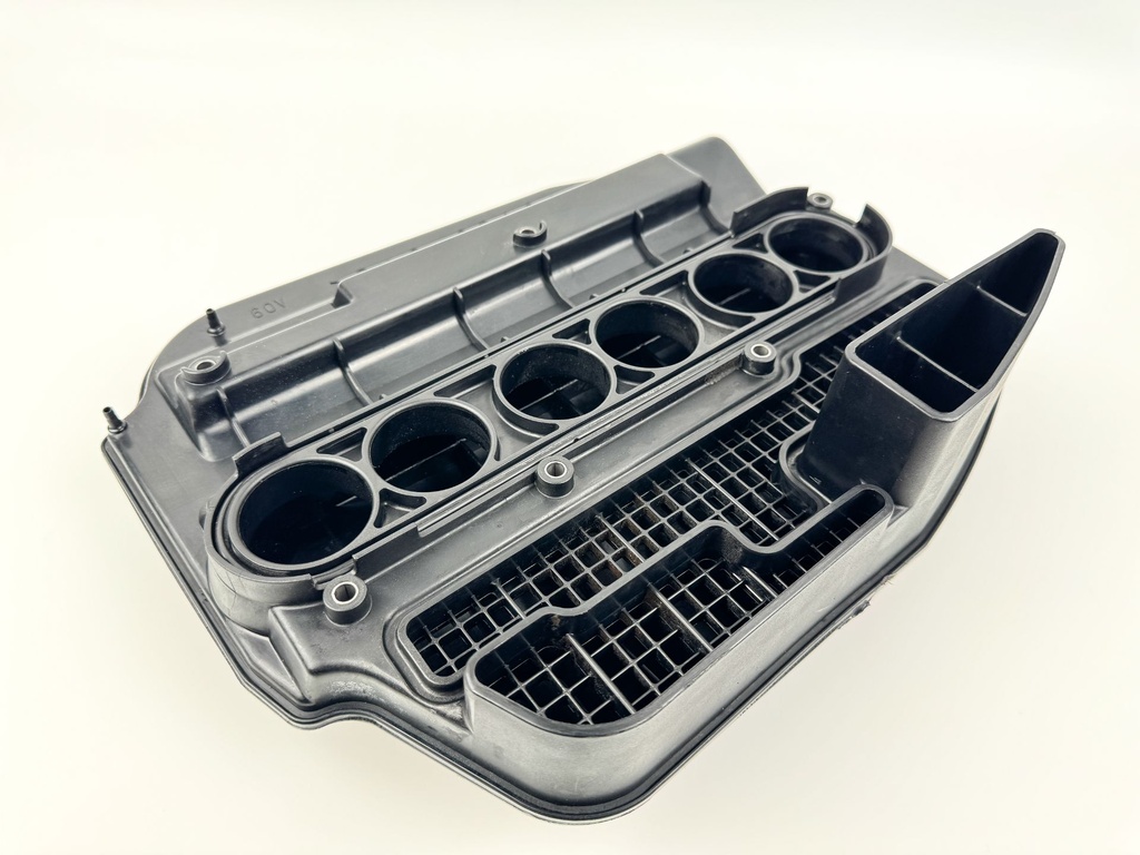 2005 Yamaha 300 HP HPDI 2 Stroke Outboard Intake Air Silencer Assembly 60V-14440-00-00 OEM