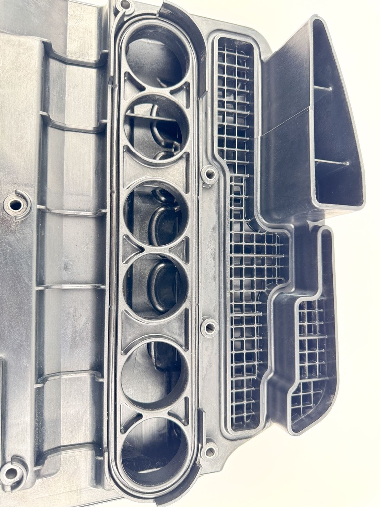 2005 Yamaha 300 HP HPDI 2 Stroke Outboard Intake Air Silencer Assembly 60V-14440-00-00 OEM