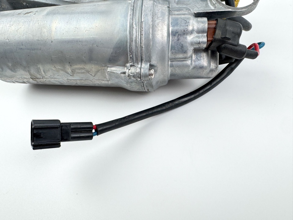 2005 Yamaha 300 HP 2 Stroke Outboard VST Float Chamber Assembly 60V-14980-00-00 Parts