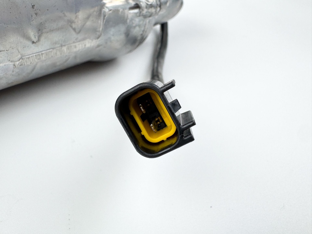 2005 Yamaha 300 HP 2 Stroke Outboard VST Float Chamber Assembly 60V-14980-00-00 Parts