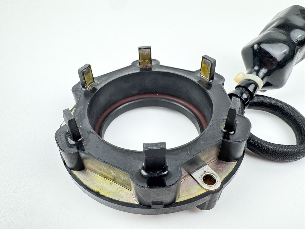 2005 Yamaha 300 HP 2 Stroke Outboard Coil Pulser Base Stator Assembly 60V-85580-00-00 OEM