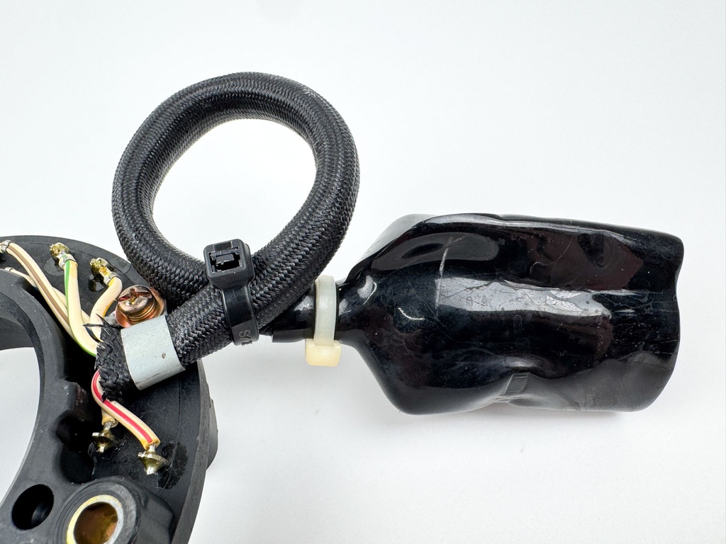 2005 Yamaha 300 HP 2 Stroke Outboard Coil Pulser Base Stator Assembly 60V-85580-00-00 OEM