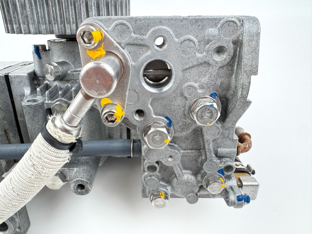 2005 Yamaha 300 HP HPDI 2 Stroke Outboard Fuel Injection Pump 60V-12170-00-00 OEM