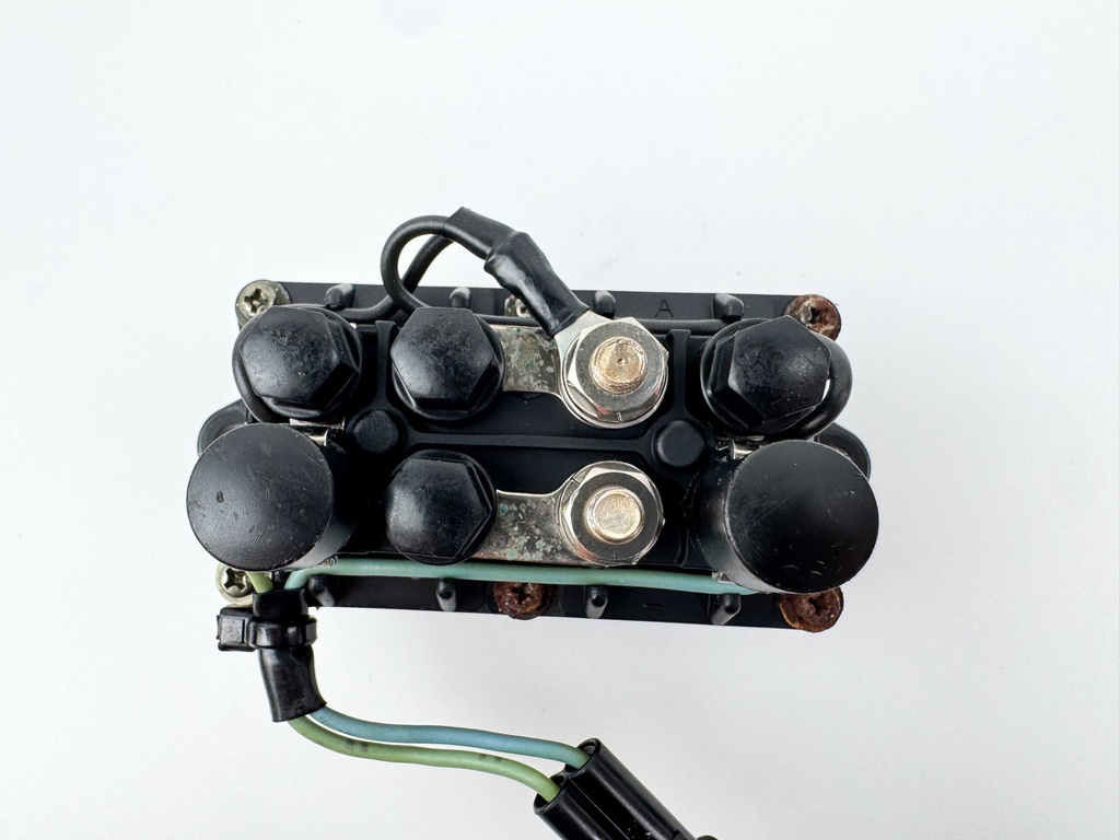 2005 Yamaha 300 HP HPDI 2 Stroke Outboard Trim Tilt Relay 60V-81950-00-00 OEM