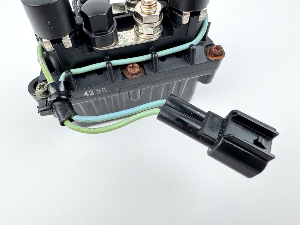 2005 Yamaha 300 HP HPDI 2 Stroke Outboard Trim Tilt Relay 60V-81950-00-00 OEM