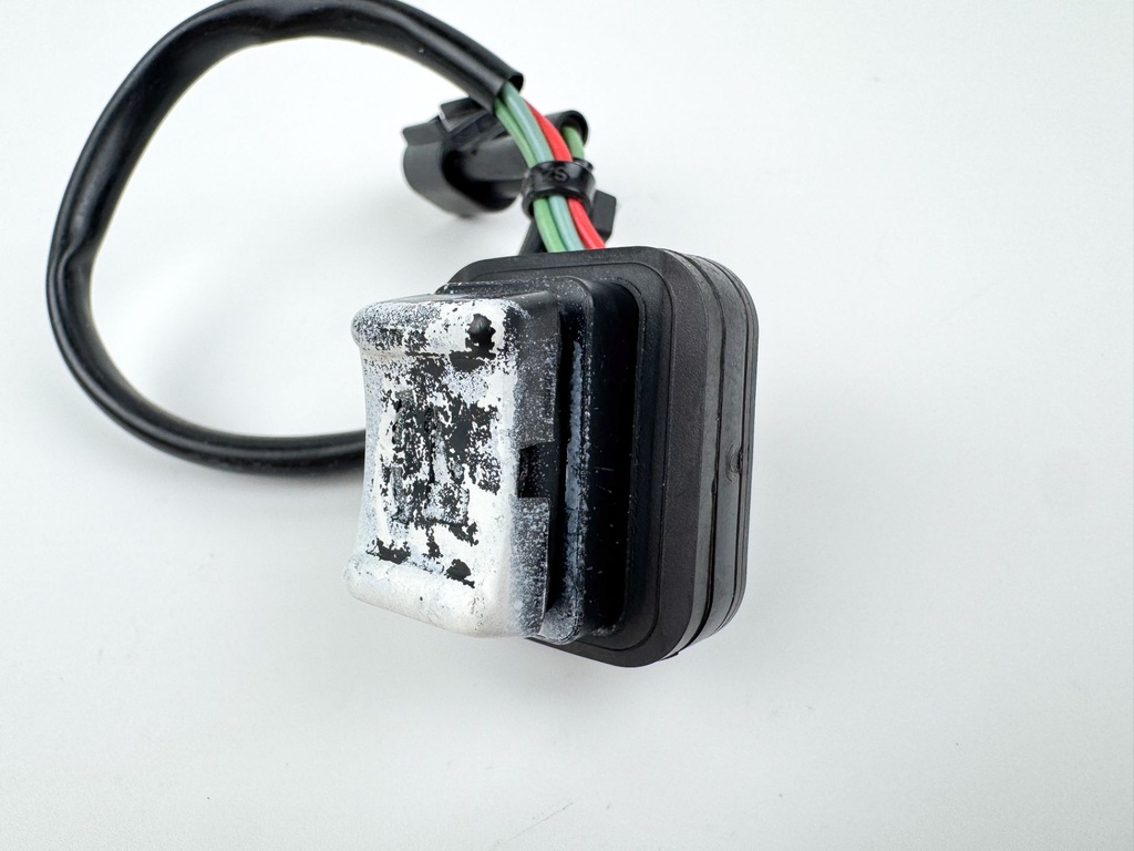 2005 Yamaha 300 HP HPDI 2 Stroke Outboard Trim Switch 69J-82563-00-00 OEM