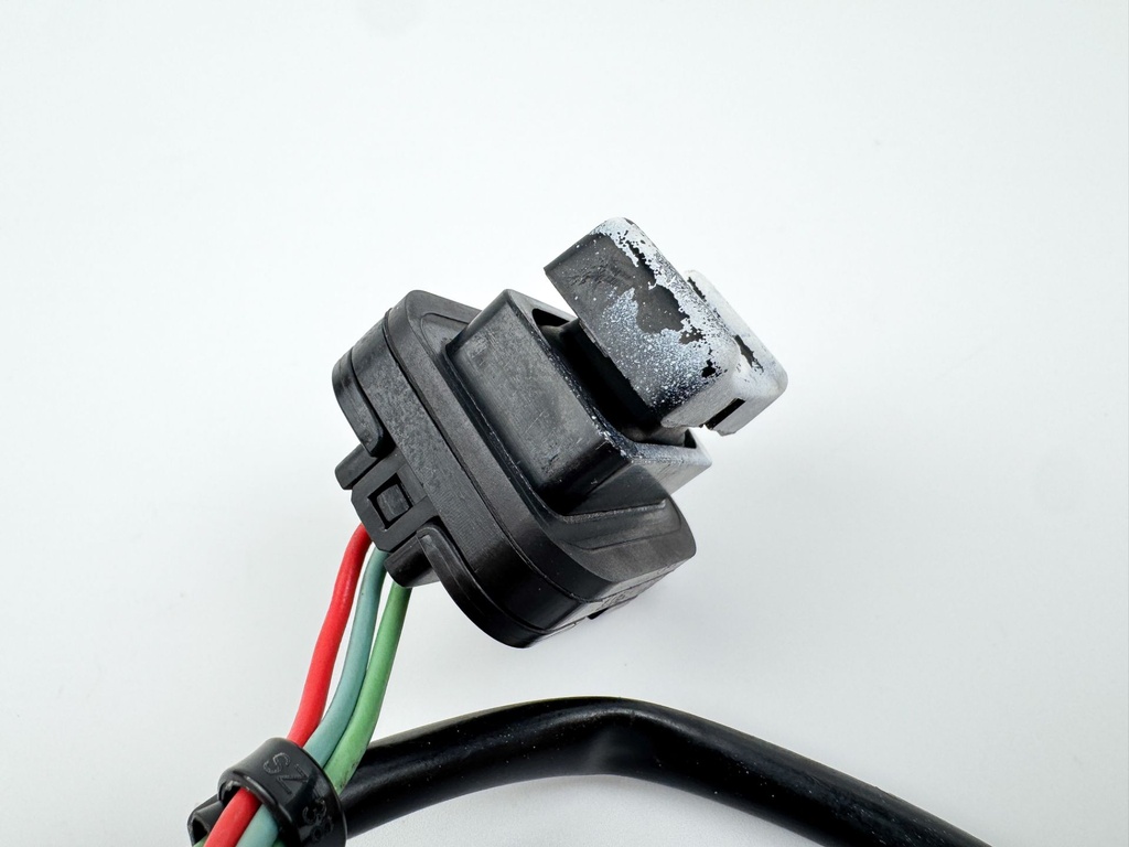 2005 Yamaha 300 HP HPDI 2 Stroke Outboard Trim Switch 69J-82563-00-00 OEM