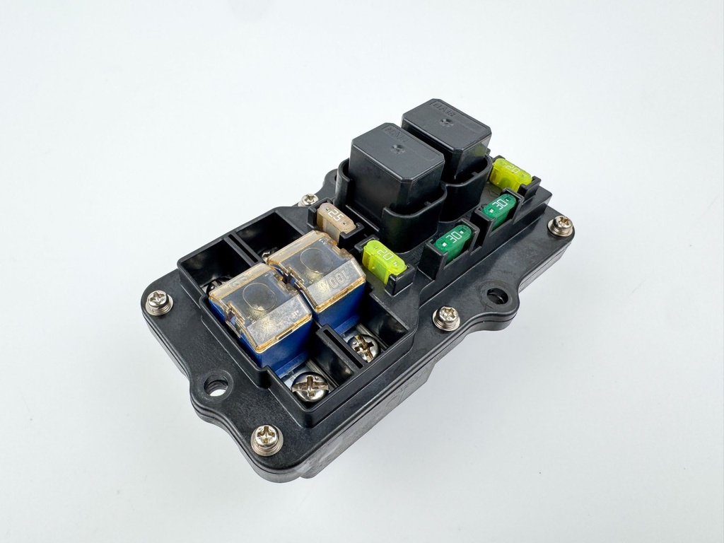 2005 Yamaha 300 HP HPDI 2 Stroke Outboard Fuse Box 60V-82170-01-00 OEM