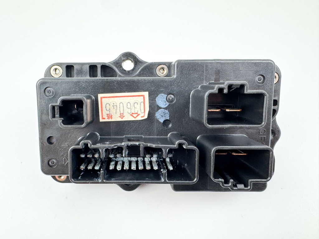 2005 Yamaha 300 HP HPDI 2 Stroke Outboard Fuse Box 60V-82170-01-00 OEM