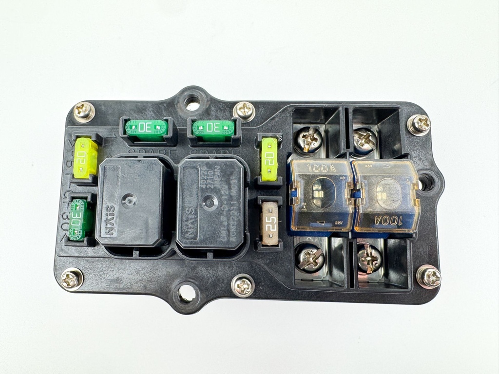 2005 Yamaha 300 HP HPDI 2 Stroke Outboard Fuse Box 60V-82170-01-00 OEM