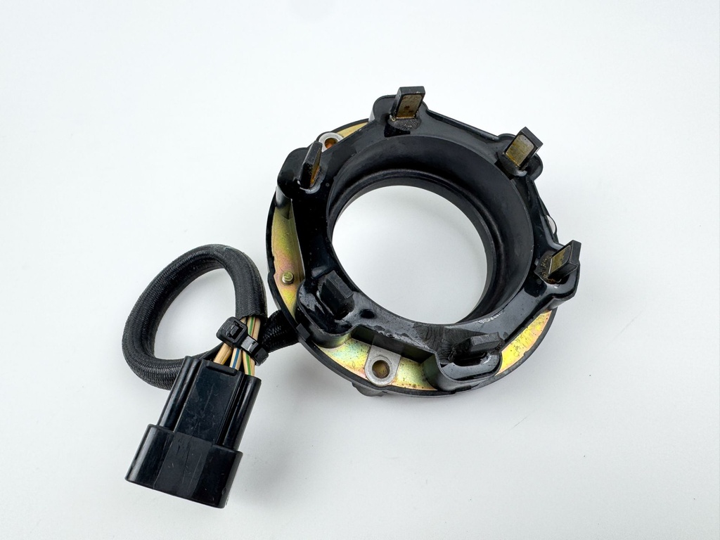 2005 Yamaha 300 HP HPDI 2 Stroke Outboard Coil Pulser Base Stator Assembly 60V-85580-00-00 OEM