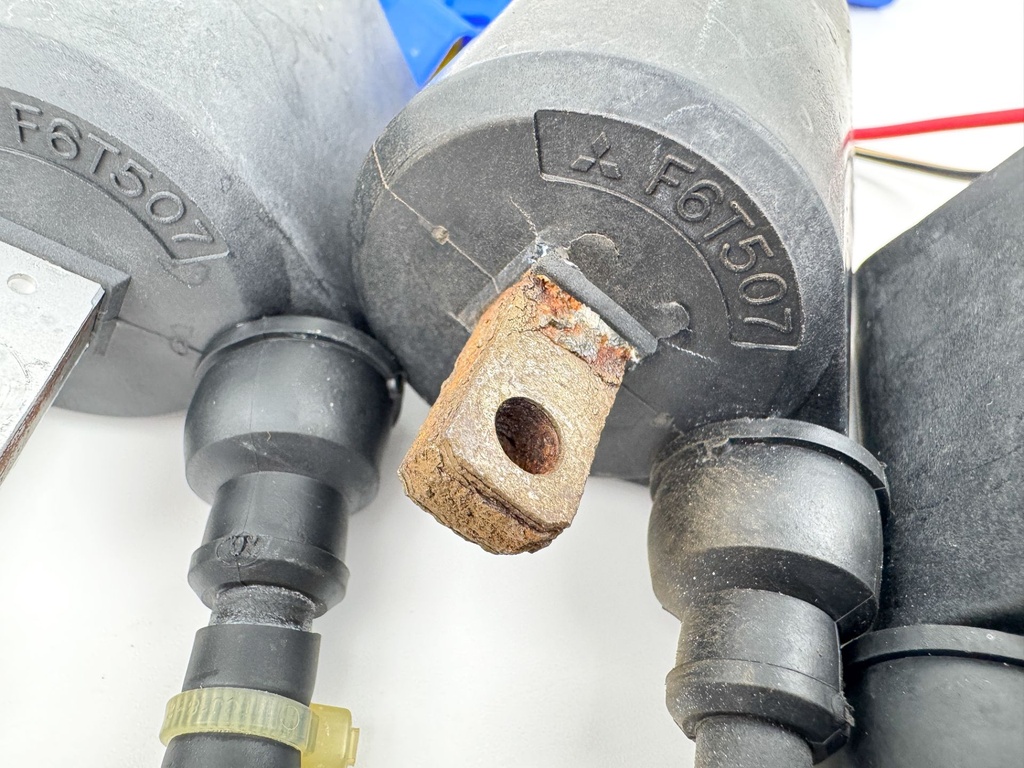 2005 Yamaha 300 HP HPDI 2 Stroke Outboard Ignition Coil Set 60V-82310-00-00 OEM