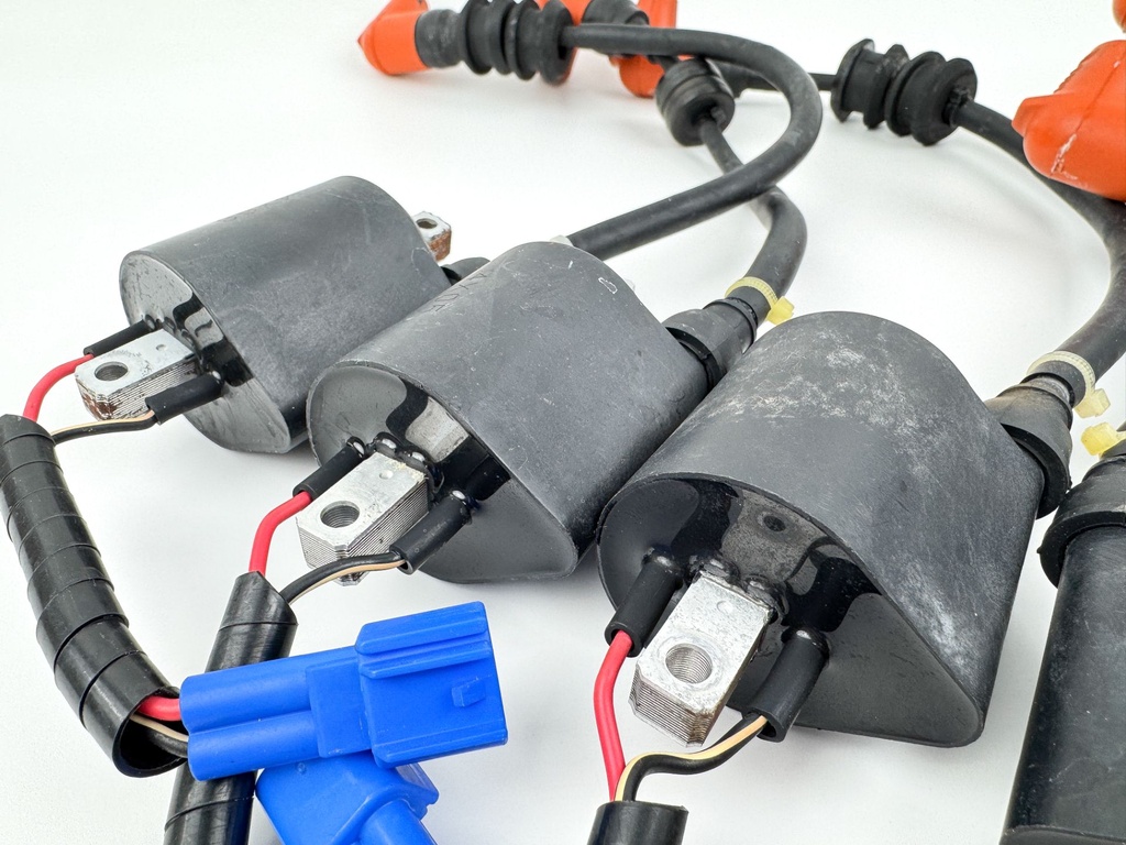 2005 Yamaha 300 HP HPDI 2 Stroke Outboard Ignition Coil Set 60V-82310-00-00 OEM