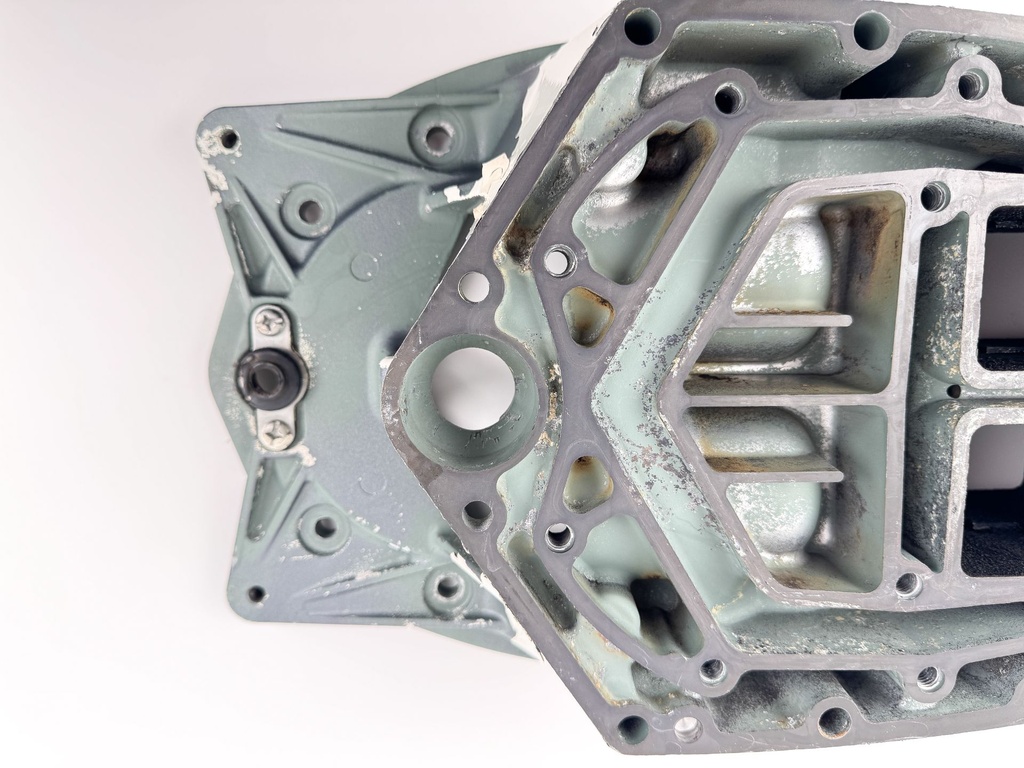 2005 Yamaha 300 HP HPDI 2 Stroke Outboard Exhaust Guide 6D0-41137-01-94 OEM