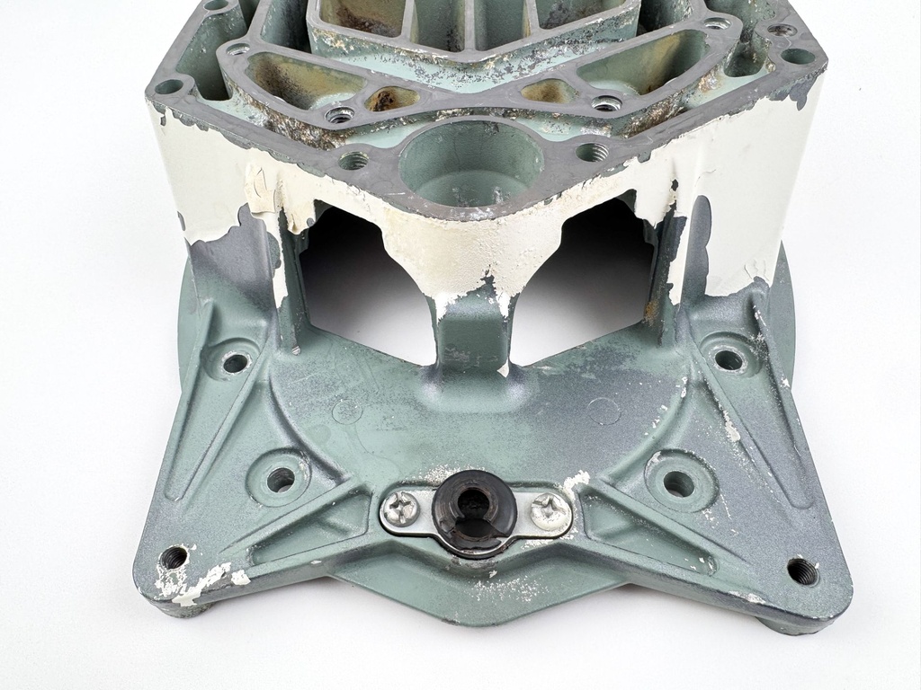 2005 Yamaha 300 HP HPDI 2 Stroke Outboard Exhaust Guide 6D0-41137-01-94 OEM