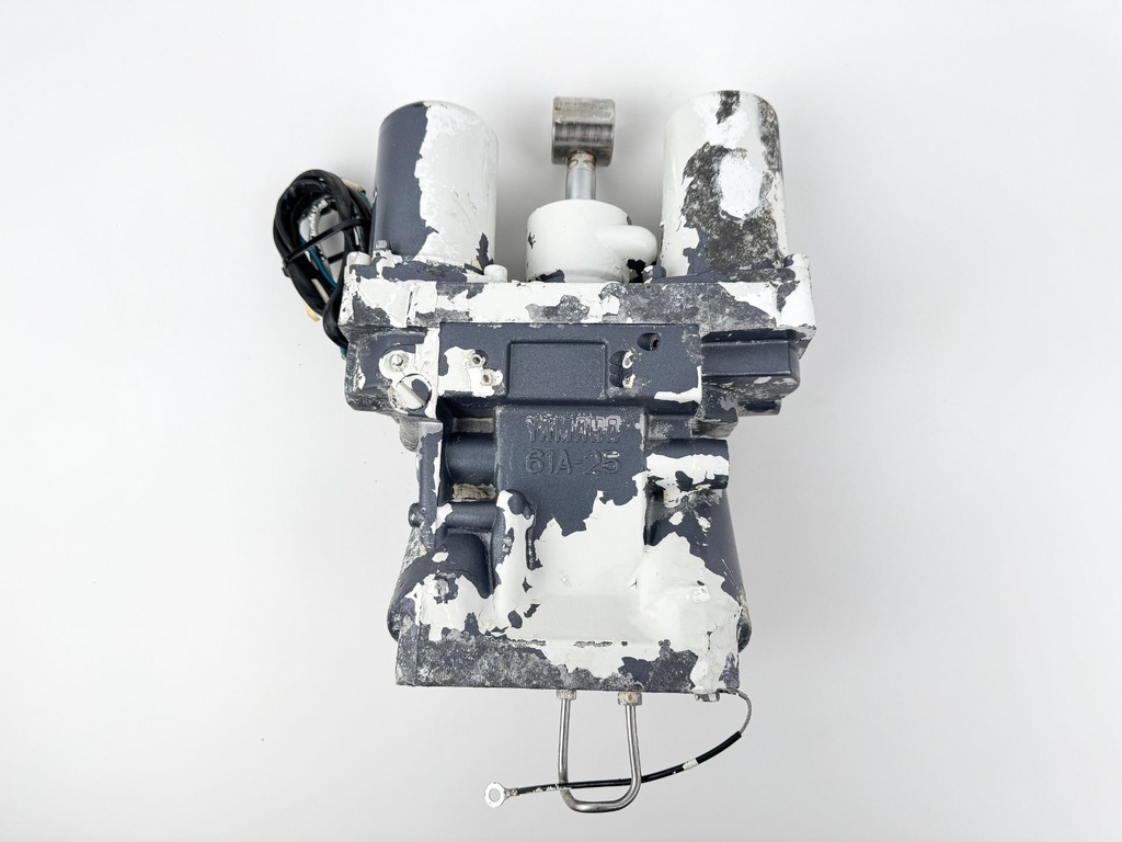 2005 Yamaha 300 HP 2 Stroke HPDI Outboard Power Trim Tilt Unit 60V-43800-00-4D OEM