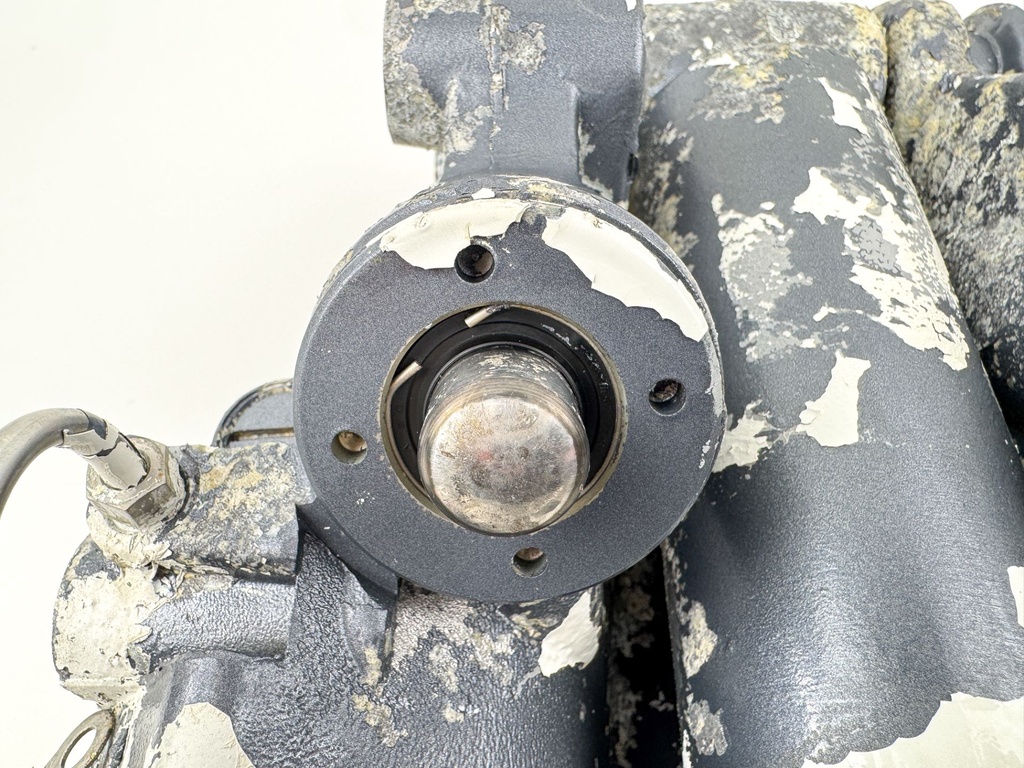 2005 Yamaha 300 HP 2 Stroke HPDI Outboard Power Trim Tilt Unit 60V-43800-00-4D OEM