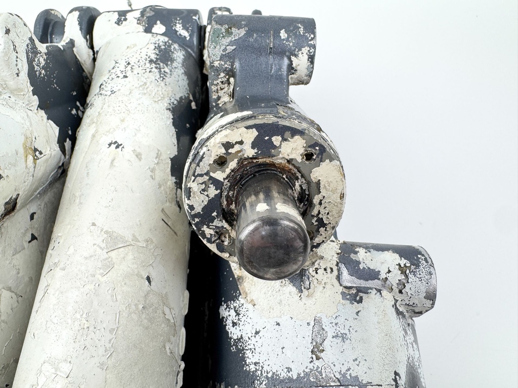 2005 Yamaha 300 HP HPDI 2 Stroke Outboard Power Trim Tilt Unit 60V-43800-00-4D OEM