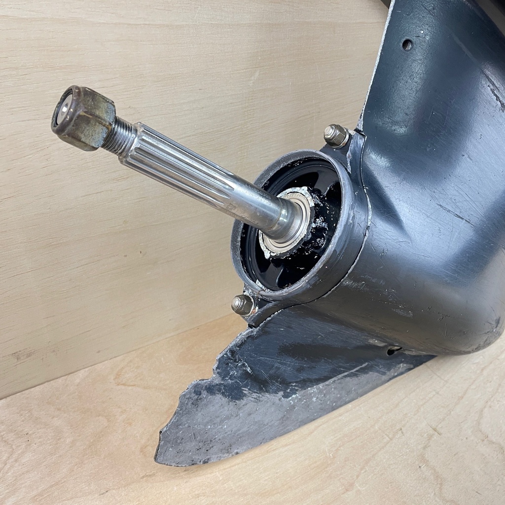 2004 Mercury 60HP 4 Stroke Outboard 20" Shaft Lower Unit Gear Case 2.33:1 9011G90