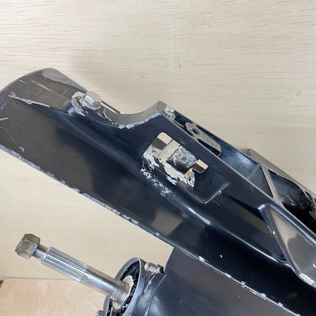 2004 Mercury 60HP 4 Stroke Outboard 20" Shaft Lower Unit Gear Case 2.33:1 9011G90