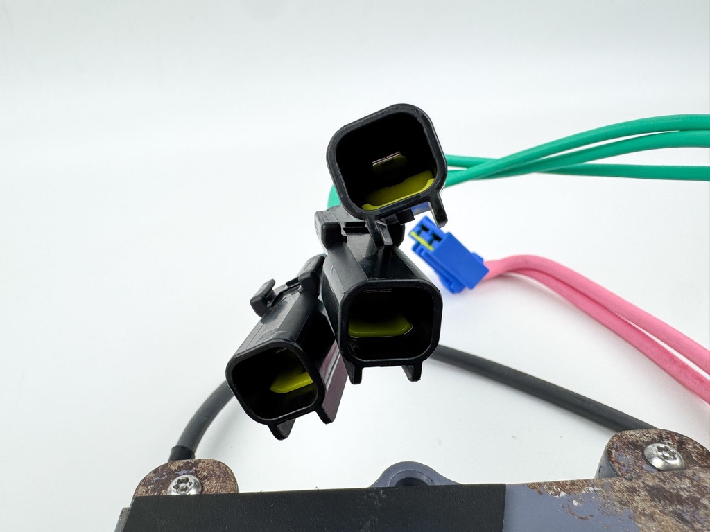 2005 Yamaha 300 HP HPDI 2 Stroke Outboard Rectifier & Regulator 60V-81960-01-00 OEM