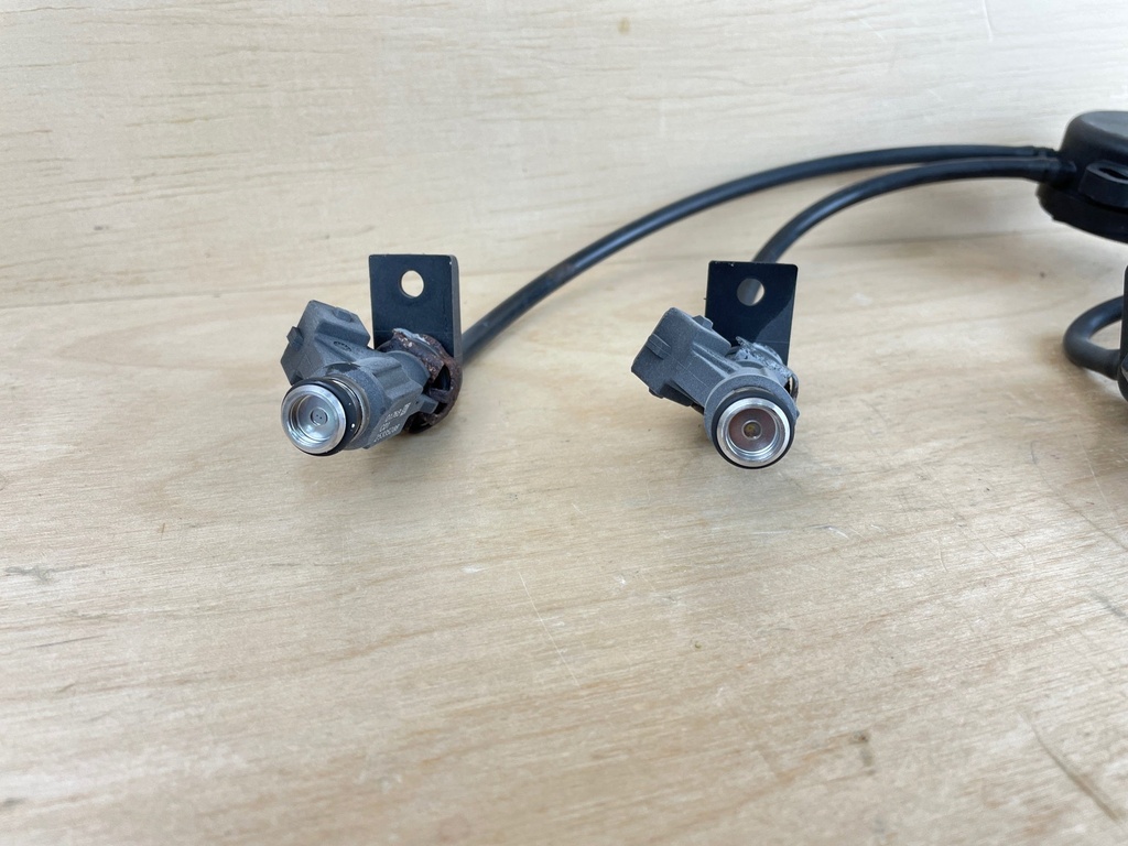 2004 Mercury 60HP 4 Stroke Outboard Fuel Injectors TFI System  892123002 879887T