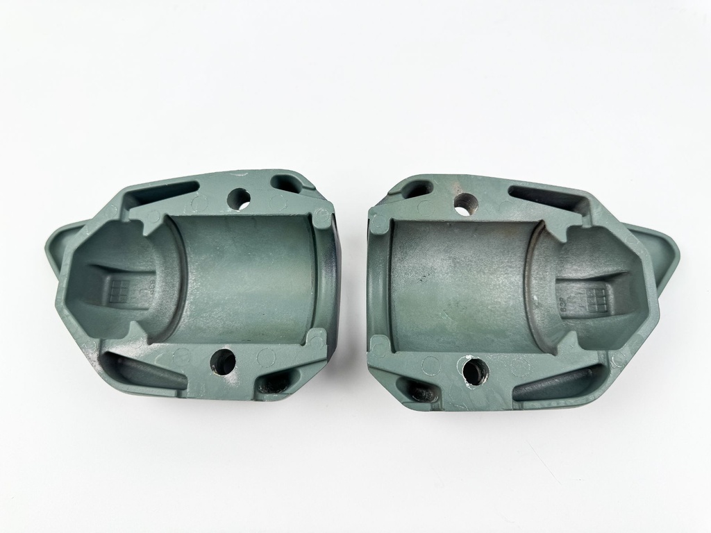 2006 Yamaha 150 HP 4 Stroke Outboard Lower Mount Covers Set 63P-44556-00-8D OEM
