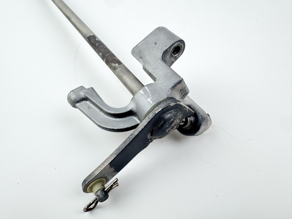 2004 Yamaha 150 HP 4 Stroke Outboard Shift Shaft 63P-44120-00-00 OEM