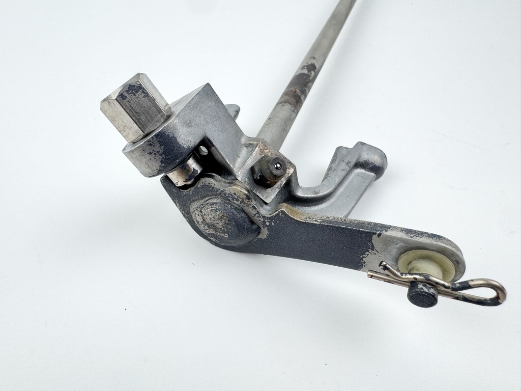 2004 Yamaha 150 HP 4 Stroke Outboard Shift Shaft 63P-44120-00-00 OEM