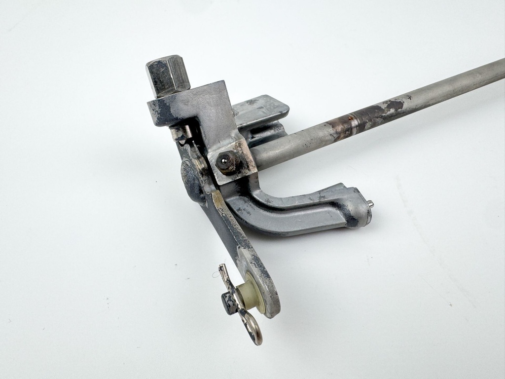 2004 Yamaha 150 HP 4 Stroke Outboard Shift Shaft 63P-44120-00-00 OEM