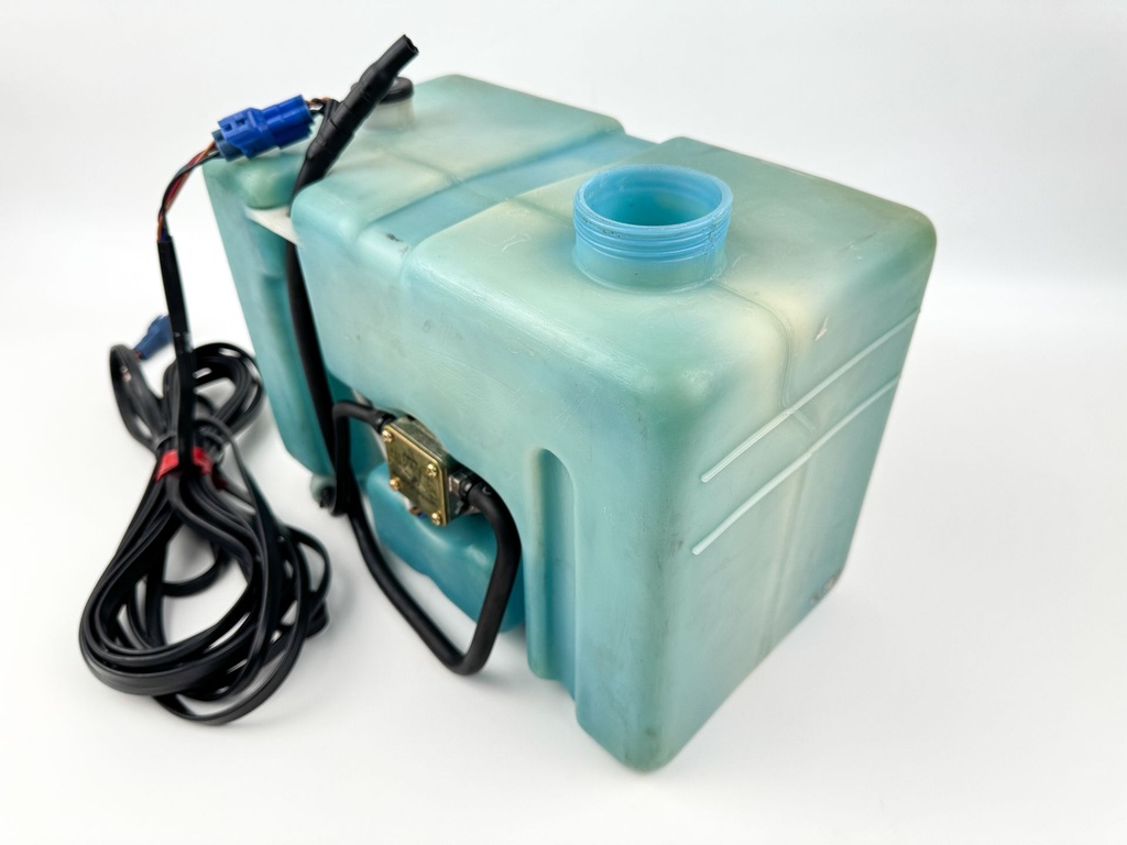 Yamaha Outboard Remote 2 Stroke Oil Tank Assembly With Pump 2.8 Gallons