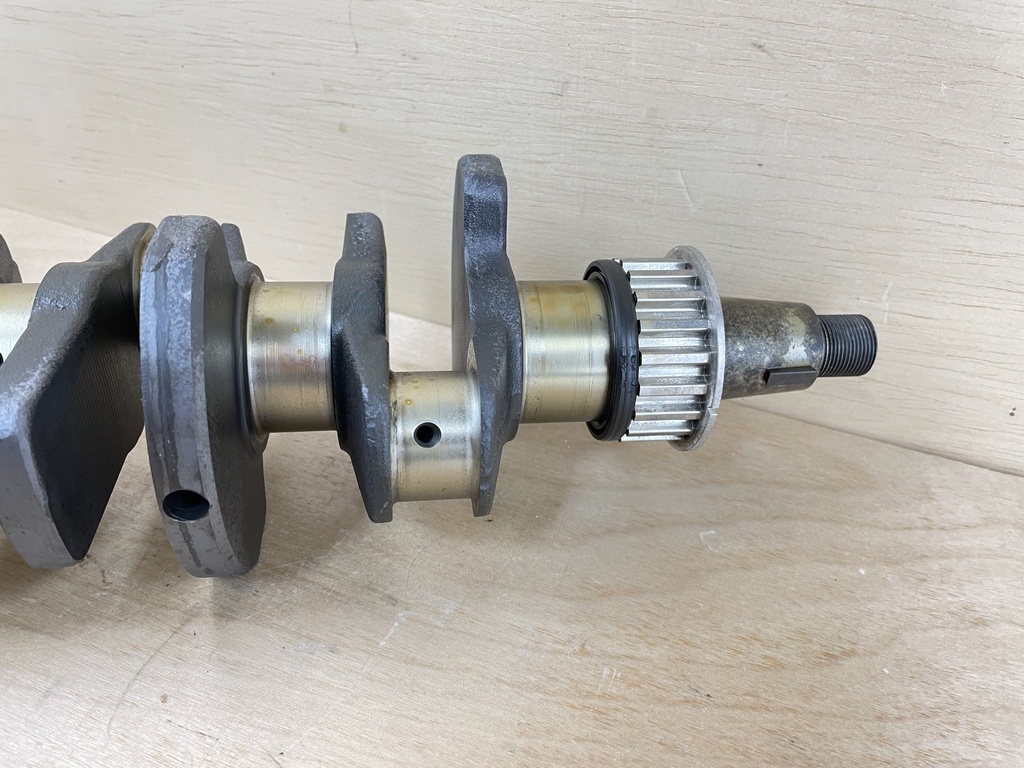 2004 Mercury 40HP 4 Stroke Outboard Engine Crankshaft Assembly 857077T1